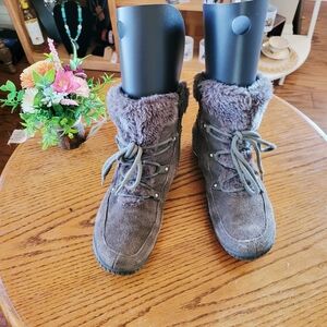 Women's Fur-Lined Winter Boots